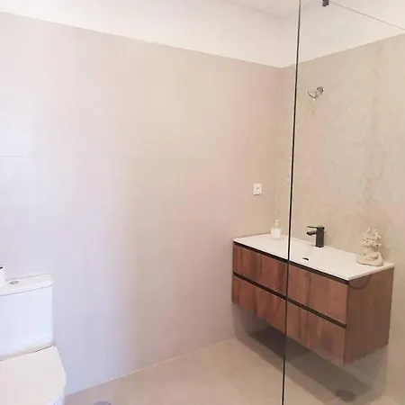 Δωμάτια σε οικογενειακή κατοικία Vanda Guests